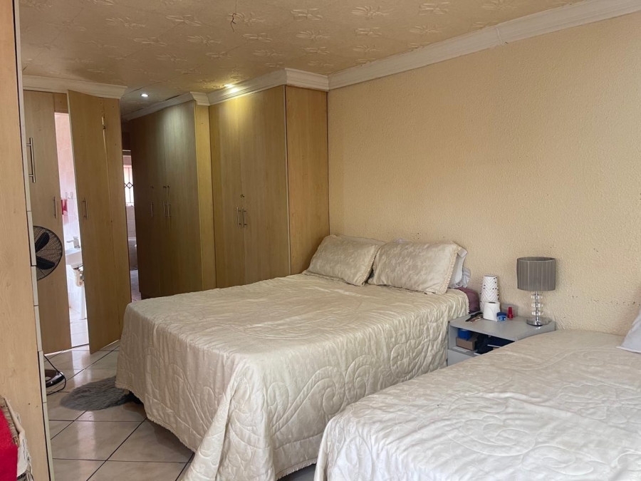 2 Bedroom Property for Sale in Tlhabane West North West